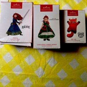 2022 hallmark ornaments disney and madam Alexander